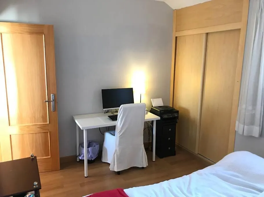 Carvajal, 2-Bedroom Sea View Penthouse Apt Fuengirola Appartement